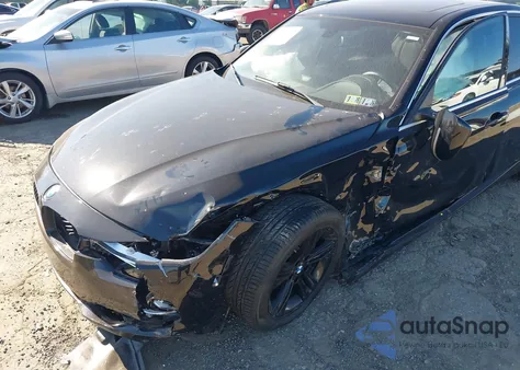 2018 BMW 330I xDrive z USA, uszkodzony, nr VIN WBA8D9C52JEM33131